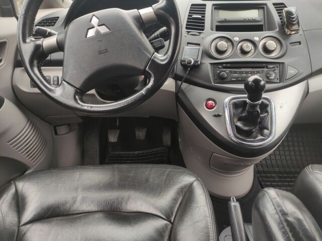 Черный Мицубиси Грандис, объемом двигателя 0 л и пробегом 310 тыс. км за 5400 $, фото 6 на Automoto.ua