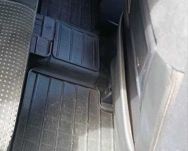 Черный Мицубиси Грандис, объемом двигателя 2.4 л и пробегом 216 тыс. км за 6300 $, фото 65 на Automoto.ua