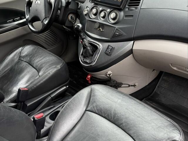 Черный Мицубиси Грандис, объемом двигателя 2 л и пробегом 222 тыс. км за 7150 $, фото 8 на Automoto.ua