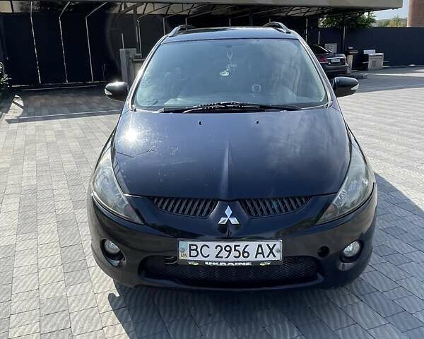 Чорний Міцубісі Грандіс, об'ємом двигуна 2.38 л та пробігом 300 тис. км за 6000 $, фото 1 на Automoto.ua