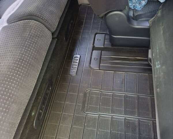 Черный Мицубиси Грандис, объемом двигателя 2.4 л и пробегом 216 тыс. км за 6300 $, фото 60 на Automoto.ua