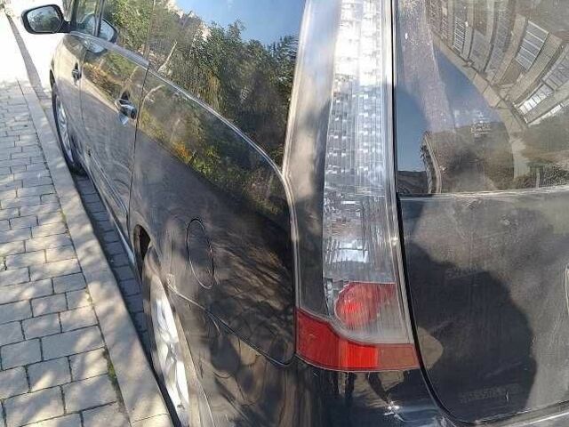 Черный Мицубиси Грандис, объемом двигателя 2 л и пробегом 450 тыс. км за 2673 $, фото 4 на Automoto.ua
