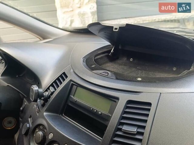 Черный Мицубиси Грандис, объемом двигателя 2.4 л и пробегом 216 тыс. км за 6300 $, фото 26 на Automoto.ua