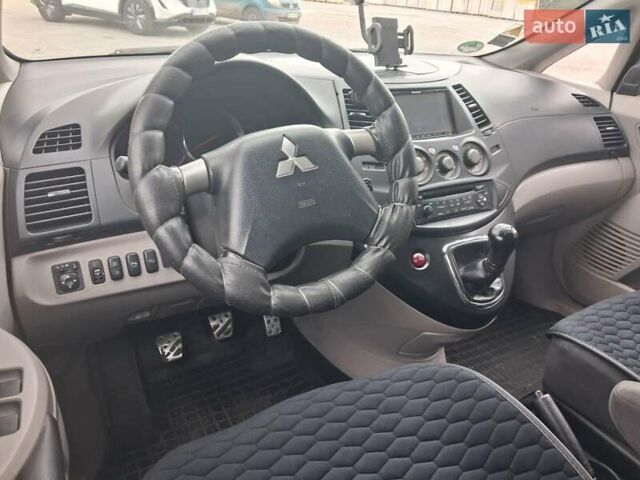 Міцубісі Грандіс 2006 у Первомайськ на Automoto.ua Чорний Міцубісі Грандіс, об'ємом двигуна 2.38 л та пробігом 220 тис. км за 6700 $, фото 10 на Automoto.ua