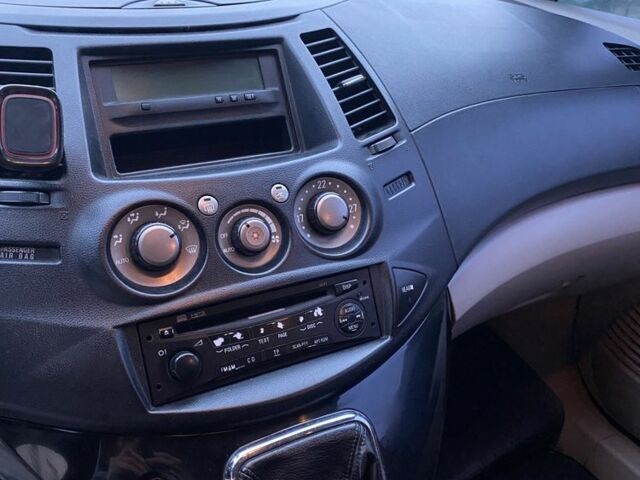 Чорний Міцубісі Грандіс, об'ємом двигуна 2.4 л та пробігом 360 тис. км за 5000 $, фото 2 на Automoto.ua