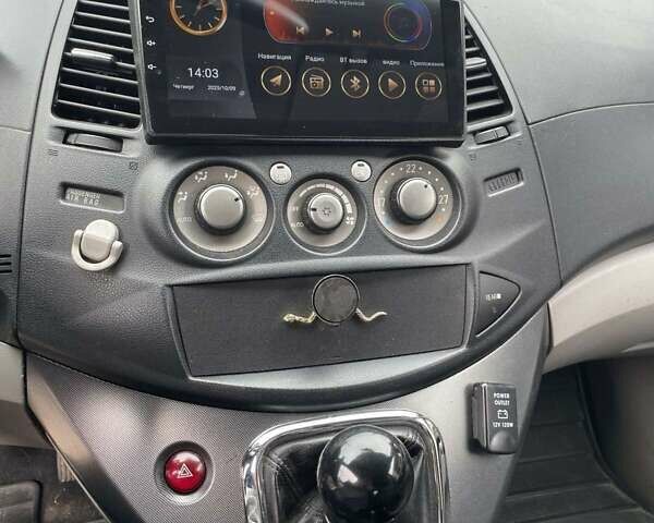 Чорний Міцубісі Грандіс, об'ємом двигуна 1.97 л та пробігом 222 тис. км за 6000 $, фото 6 на Automoto.ua