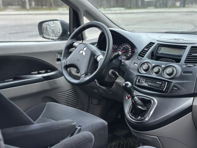 Черный Мицубиси Грандис, объемом двигателя 0 л и пробегом 321 тыс. км за 2400 $, фото 4 на Automoto.ua