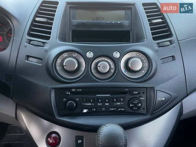 Черный Мицубиси Грандис, объемом двигателя 2.38 л и пробегом 197 тыс. км за 5299 $, фото 19 на Automoto.ua