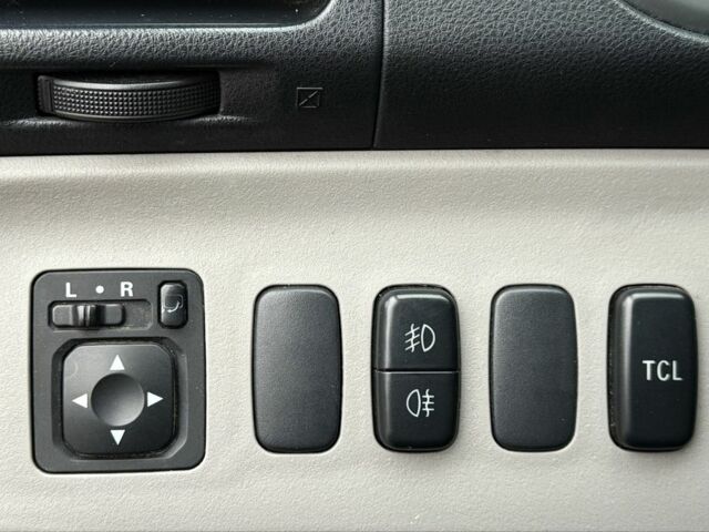 Черный Мицубиси Грандис, объемом двигателя 2 л и пробегом 222 тыс. км за 7150 $, фото 18 на Automoto.ua