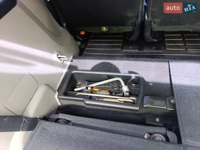 Черный Мицубиси Грандис, объемом двигателя 2.4 л и пробегом 216 тыс. км за 6300 $, фото 57 на Automoto.ua