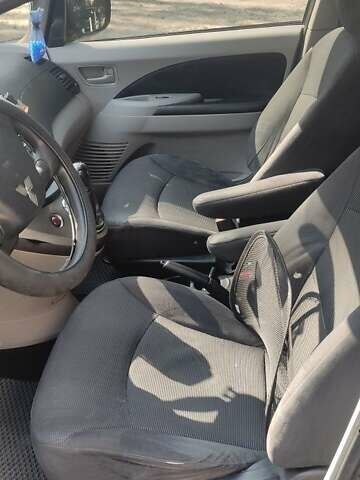 Черный Мицубиси Грандис, объемом двигателя 2.4 л и пробегом 380 тыс. км за 4400 $, фото 4 на Automoto.ua