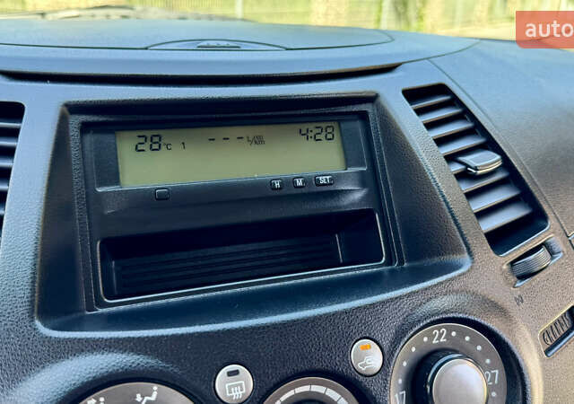 Черный Мицубиси Грандис, объемом двигателя 2.4 л и пробегом 121 тыс. км за 6450 $, фото 49 на Automoto.ua