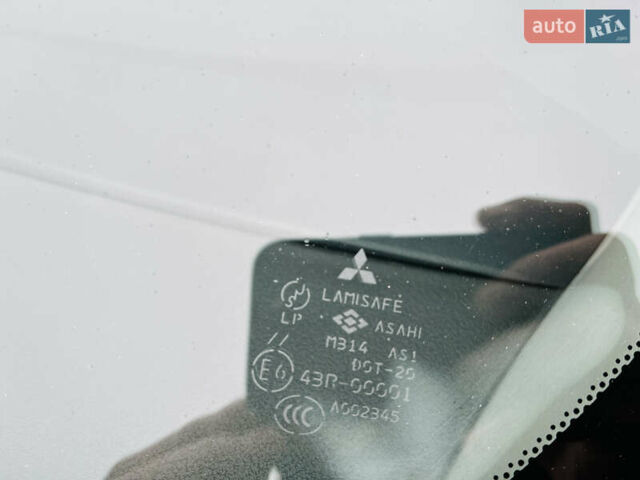 Черный Мицубиси Грандис, объемом двигателя 2.4 л и пробегом 188 тыс. км за 6800 $, фото 21 на Automoto.ua