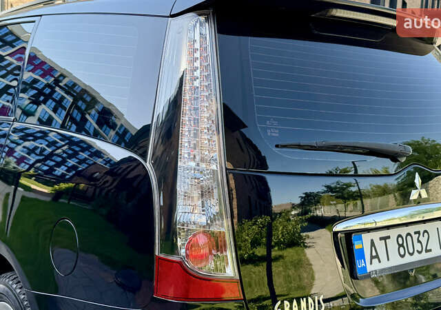 Черный Мицубиси Грандис, объемом двигателя 2.4 л и пробегом 121 тыс. км за 6450 $, фото 24 на Automoto.ua