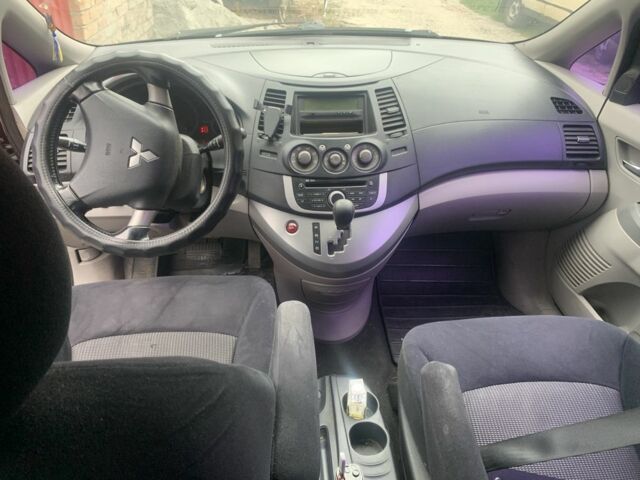 Черный Мицубиси Грандис, объемом двигателя 2.4 л и пробегом 209 тыс. км за 5500 $, фото 7 на Automoto.ua