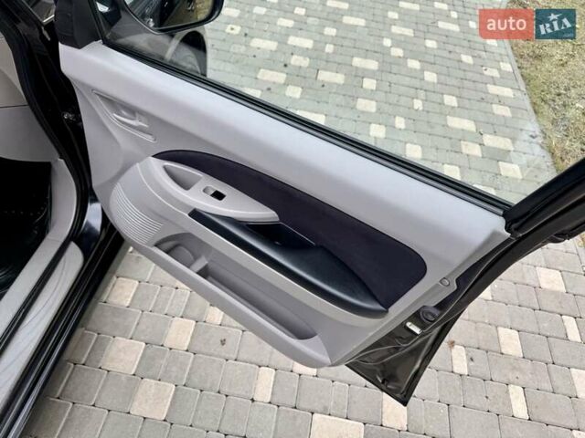 Черный Мицубиси Грандис, объемом двигателя 2.4 л и пробегом 323 тыс. км за 5999 $, фото 45 на Automoto.ua