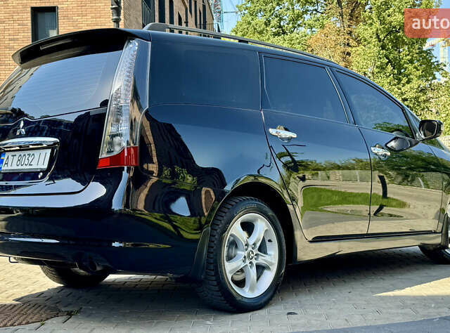 Черный Мицубиси Грандис, объемом двигателя 2.4 л и пробегом 121 тыс. км за 6450 $, фото 39 на Automoto.ua