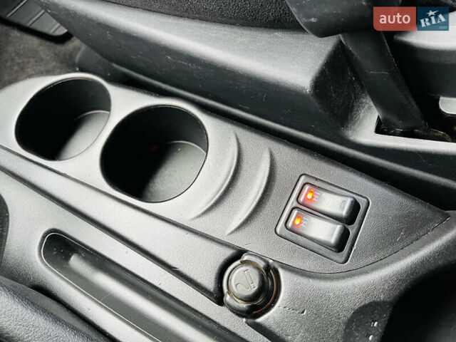 Черный Мицубиси Грандис, объемом двигателя 2.4 л и пробегом 188 тыс. км за 6800 $, фото 44 на Automoto.ua