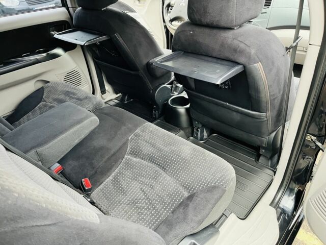 Чорний Міцубісі Грандіс, об'ємом двигуна 2.4 л та пробігом 188 тис. км за 6800 $, фото 18 на Automoto.ua