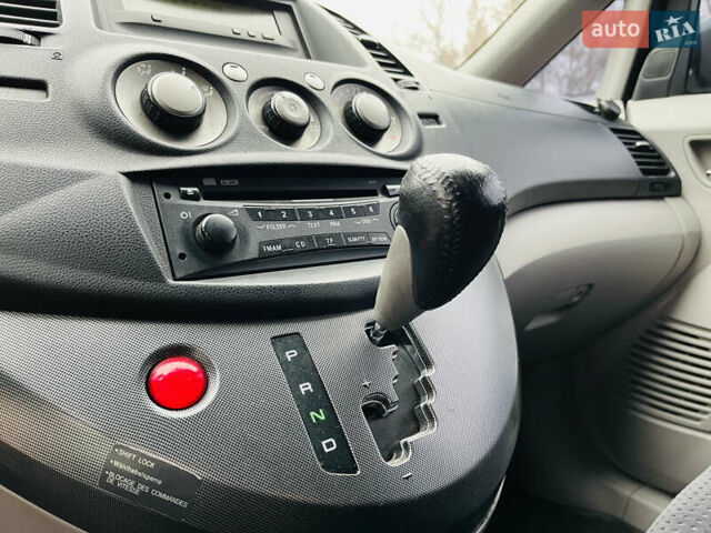 Черный Мицубиси Грандис, объемом двигателя 2.4 л и пробегом 188 тыс. км за 6800 $, фото 43 на Automoto.ua