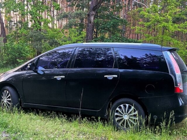 Черный Мицубиси Грандис, объемом двигателя 2.4 л и пробегом 209 тыс. км за 5500 $, фото 3 на Automoto.ua