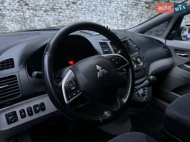 Чорний Міцубісі Грандіс, об'ємом двигуна 2.4 л та пробігом 270 тис. км за 3950 $, фото 19 на Automoto.ua