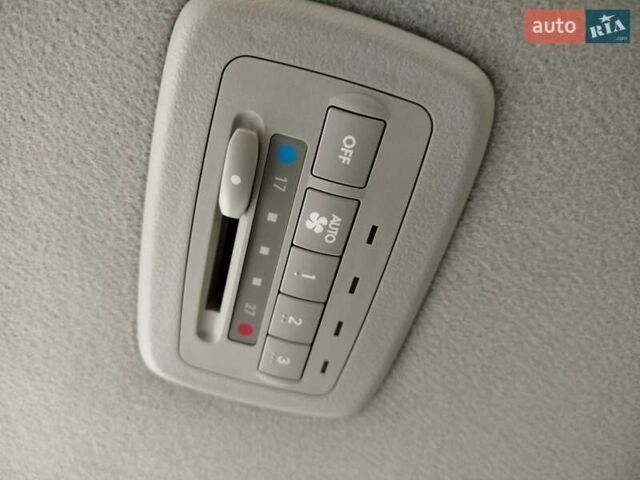 Черный Мицубиси Грандис, объемом двигателя 2.38 л и пробегом 215 тыс. км за 5900 $, фото 32 на Automoto.ua