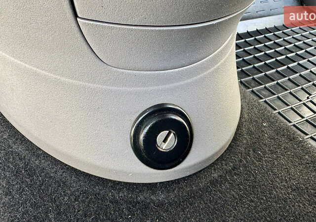 Черный Мицубиси Грандис, объемом двигателя 2.4 л и пробегом 121 тыс. км за 6450 $, фото 48 на Automoto.ua