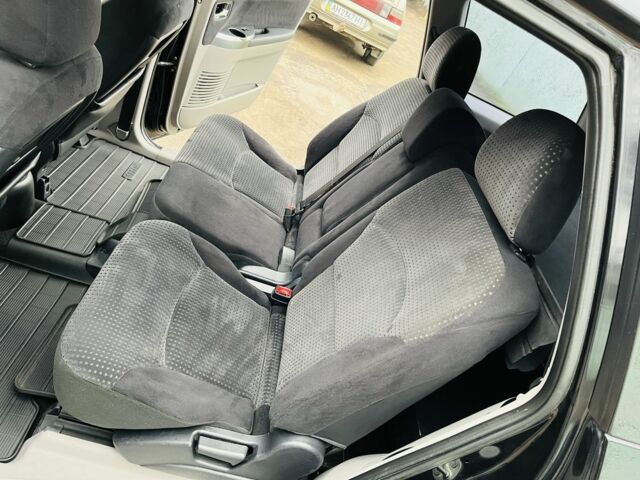 Чорний Міцубісі Грандіс, об'ємом двигуна 2.4 л та пробігом 188 тис. км за 6800 $, фото 17 на Automoto.ua