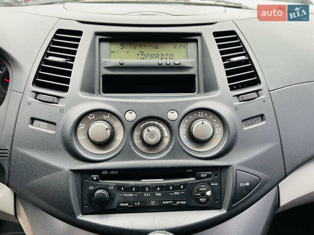 Черный Мицубиси Грандис, объемом двигателя 2.4 л и пробегом 188 тыс. км за 6800 $, фото 42 на Automoto.ua