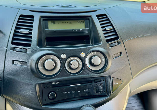 Черный Мицубиси Грандис, объемом двигателя 2.4 л и пробегом 121 тыс. км за 6450 $, фото 43 на Automoto.ua