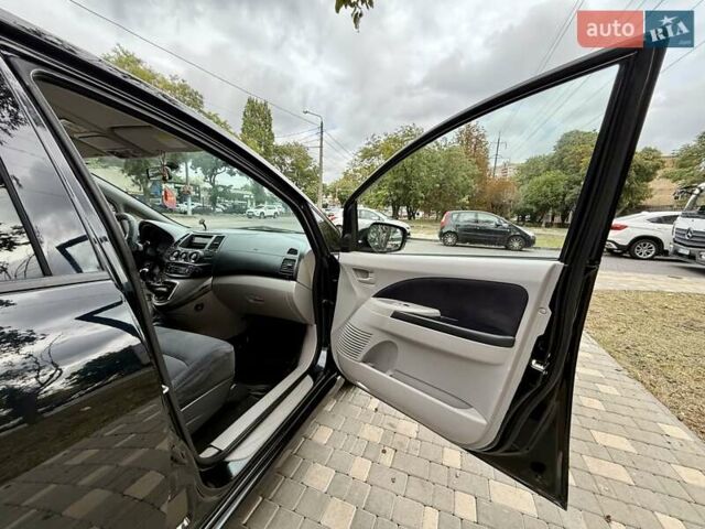 Черный Мицубиси Грандис, объемом двигателя 2.4 л и пробегом 323 тыс. км за 5999 $, фото 41 на Automoto.ua