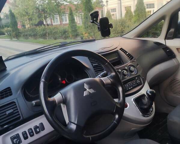 Черный Мицубиси Грандис, объемом двигателя 2.4 л и пробегом 315 тыс. км за 5800 $, фото 8 на Automoto.ua