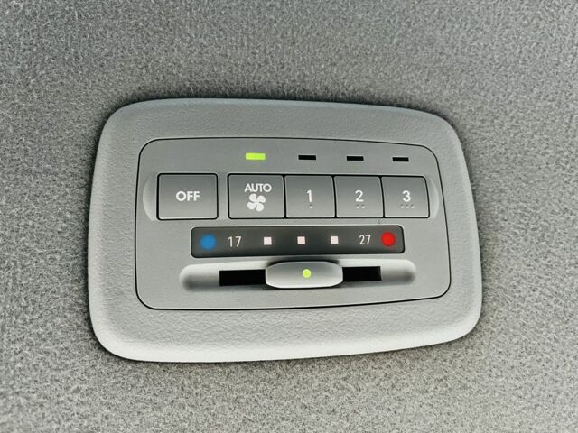 Чорний Міцубісі Грандіс, об'ємом двигуна 2.4 л та пробігом 188 тис. км за 6800 $, фото 23 на Automoto.ua