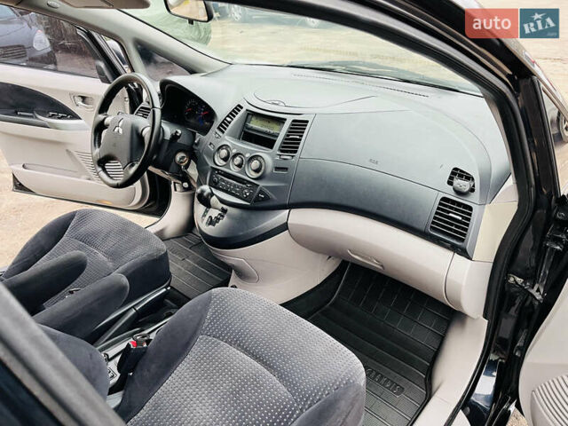 Черный Мицубиси Грандис, объемом двигателя 2.4 л и пробегом 188 тыс. км за 6800 $, фото 27 на Automoto.ua