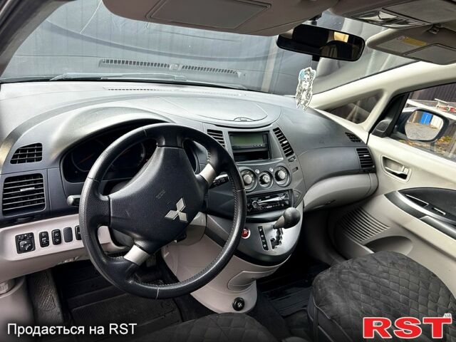 Міцубісі Грандіс 2007 у Києві на Automoto.ua Чорний Міцубісі Грандіс, об'ємом двигуна 2.4 л та пробігом 326 тис. км за 7000 $, фото 6 на Automoto.ua