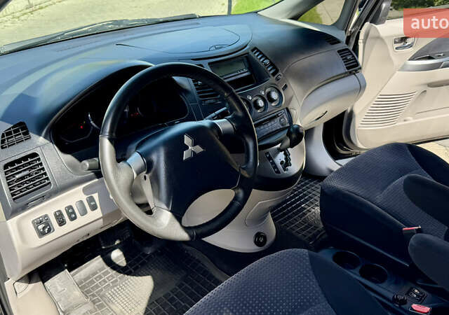 Черный Мицубиси Грандис, объемом двигателя 2.4 л и пробегом 121 тыс. км за 6450 $, фото 52 на Automoto.ua