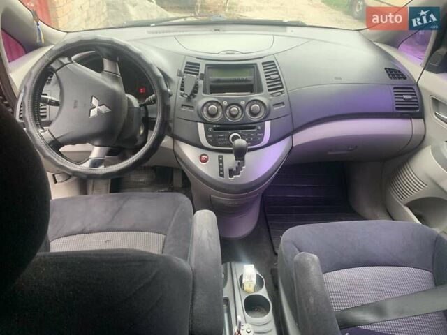 Черный Мицубиси Грандис, объемом двигателя 2.4 л и пробегом 209 тыс. км за 5500 $, фото 3 на Automoto.ua