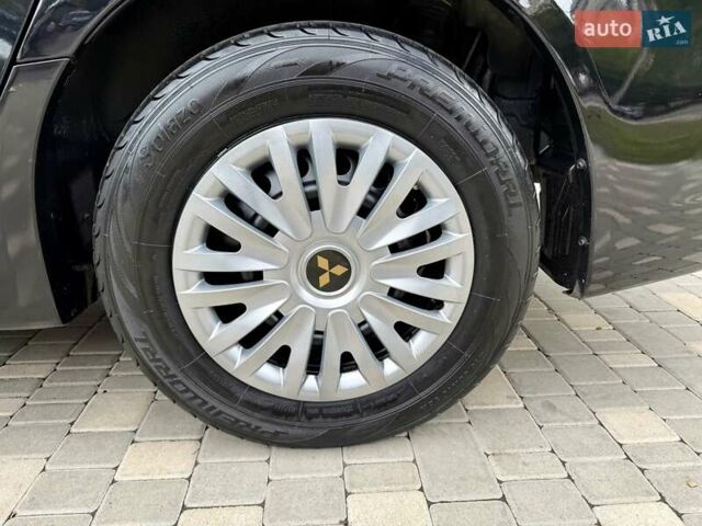 Черный Мицубиси Грандис, объемом двигателя 2.4 л и пробегом 323 тыс. км за 5999 $, фото 28 на Automoto.ua