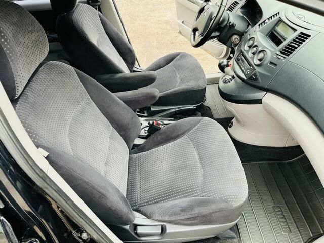 Чорний Міцубісі Грандіс, об'ємом двигуна 2.4 л та пробігом 188 тис. км за 6800 $, фото 16 на Automoto.ua