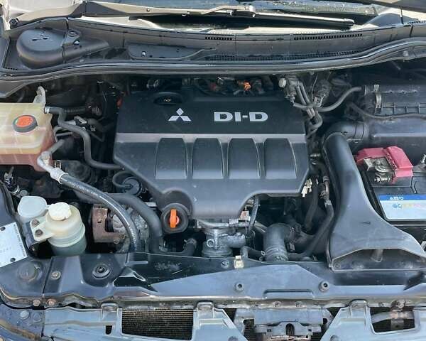 Черный Мицубиси Грандис, объемом двигателя 2 л и пробегом 228 тыс. км за 7600 $, фото 11 на Automoto.ua