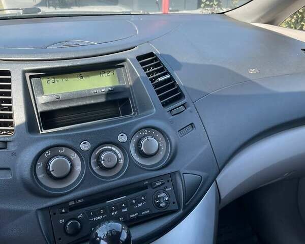 Черный Мицубиси Грандис, объемом двигателя 2 л и пробегом 228 тыс. км за 7600 $, фото 16 на Automoto.ua