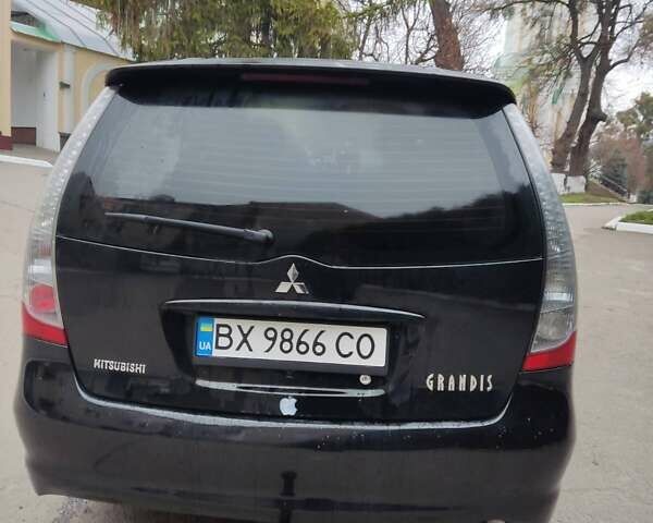 Чорний Міцубісі Грандіс, об'ємом двигуна 2.4 л та пробігом 235 тис. км за 5999 $, фото 9 на Automoto.ua