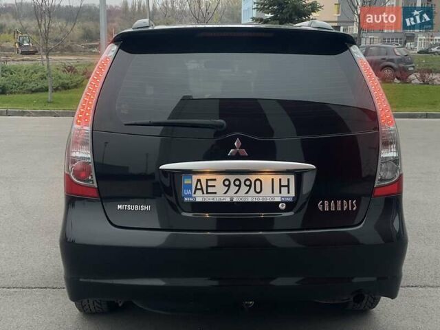 Чорний Міцубісі Грандіс, об'ємом двигуна 2.4 л та пробігом 144 тис. км за 9700 $, фото 4 на Automoto.ua