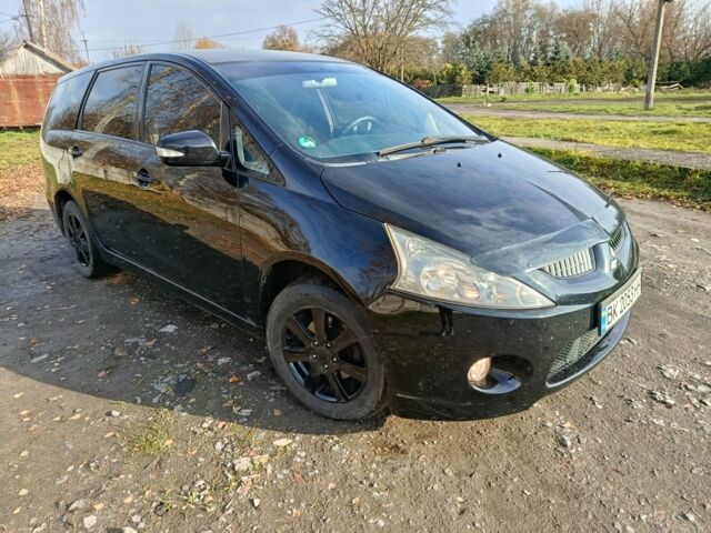 Чорний Міцубісі Грандіс, об'ємом двигуна 2 л та пробігом 249 тис. км за 5350 $, фото 1 на Automoto.ua