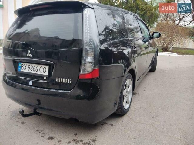 Чорний Міцубісі Грандіс, об'ємом двигуна 2.4 л та пробігом 235 тис. км за 5999 $, фото 10 на Automoto.ua