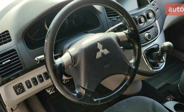 Чорний Міцубісі Грандіс, об'ємом двигуна 2 л та пробігом 245 тис. км за 6400 $, фото 17 на Automoto.ua