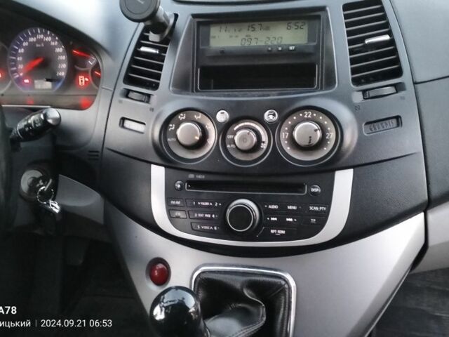 Чорний Міцубісі Грандіс, об'ємом двигуна 2.4 л та пробігом 230 тис. км за 5000 $, фото 4 на Automoto.ua