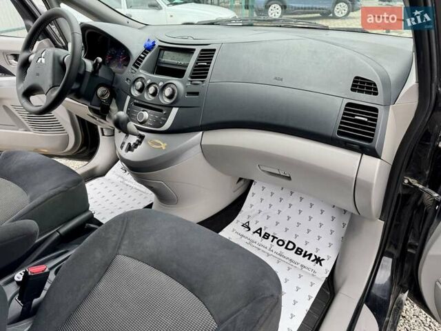 Черный Мицубиси Грандис, объемом двигателя 2.4 л и пробегом 185 тыс. км за 5899 $, фото 32 на Automoto.ua