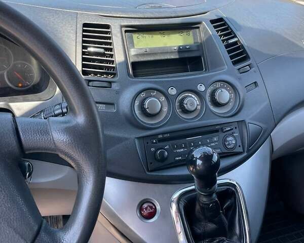 Черный Мицубиси Грандис, объемом двигателя 2 л и пробегом 228 тыс. км за 7600 $, фото 15 на Automoto.ua